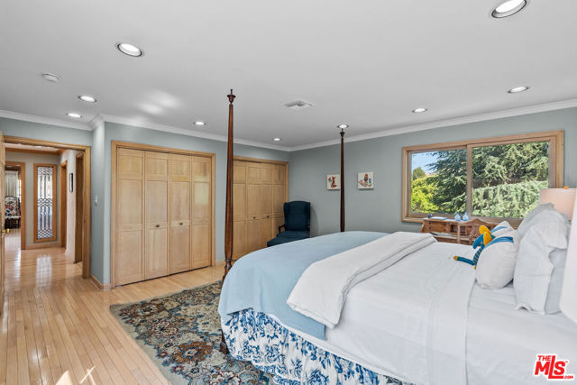 2103 N Hobart Boulevard, Los Angeles CA: https://media.crmls.org/mediaz/805cfaac-db58-4a26-b63e-dbd640afb02b.jpg