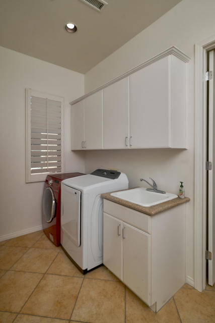 9 Cartier Court, Rancho Mirage CA: https://media.crmls.org/mediaz/805d006e-0168-4672-968e-9fb30ec56736.jpg