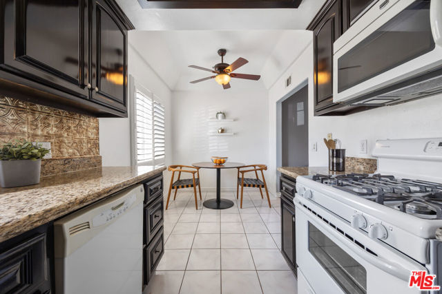 14365 Foothill Boulevard, Sylmar CA: https://media.crmls.org/mediaz/805d0d56-a25d-4fcf-b7b9-28ee1b421568.jpg