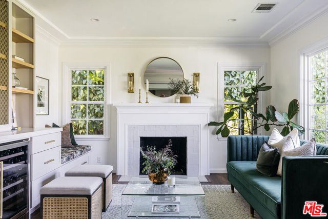 12436 Kling Street photo 3