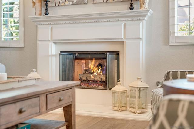 571 Lynwood Dr, Encinitas CA: https://media.crmls.org/mediaz/805d50ee-f7cd-493f-acb3-9b585505934c.jpg
