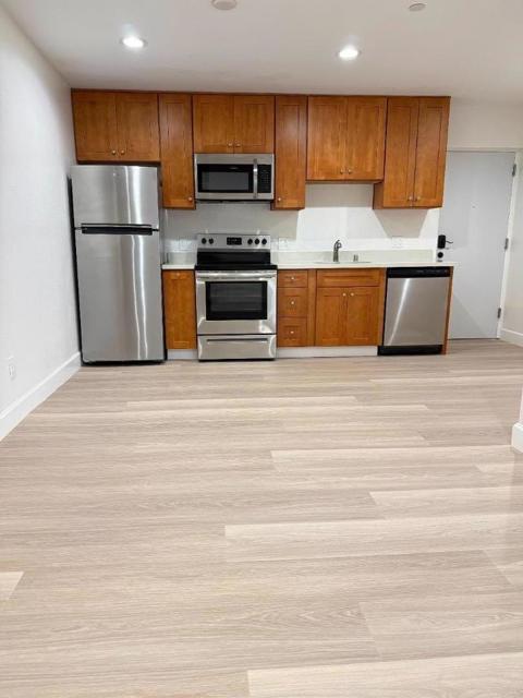318 3rd Lane, South San Francisco CA: https://media.crmls.org/mediaz/805dcaf5-d017-4852-8c9d-47651a7e2738.jpg