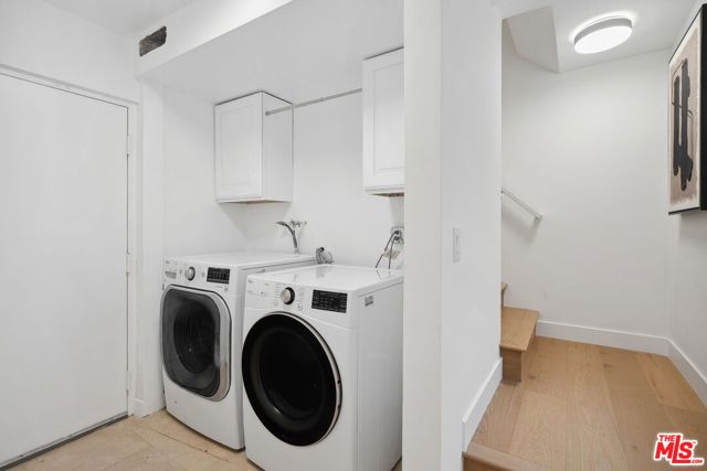 234 S Tower Drive, Beverly Hills CA: https://media.crmls.org/mediaz/805df59b-8c83-462a-b606-927d3d884df5.jpg