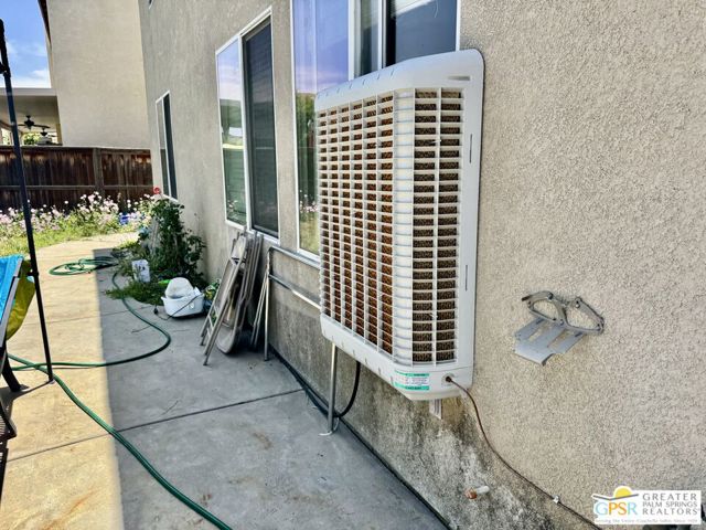 1867 Crane Avenue, San Jacinto CA: https://media.crmls.org/mediaz/805e9aa6-44b6-43ed-b23d-9c3ed829f492.jpg