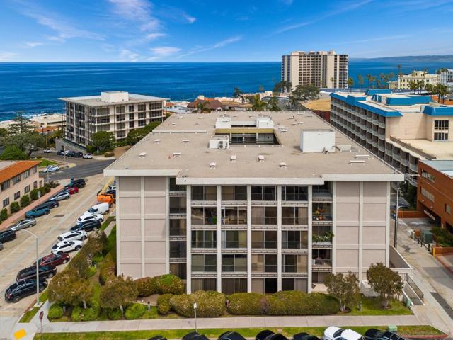 7811 Eads Ave, La Jolla CA: https://media.crmls.org/mediaz/805eb00c-af67-4266-92e5-526df70ef61a.jpg