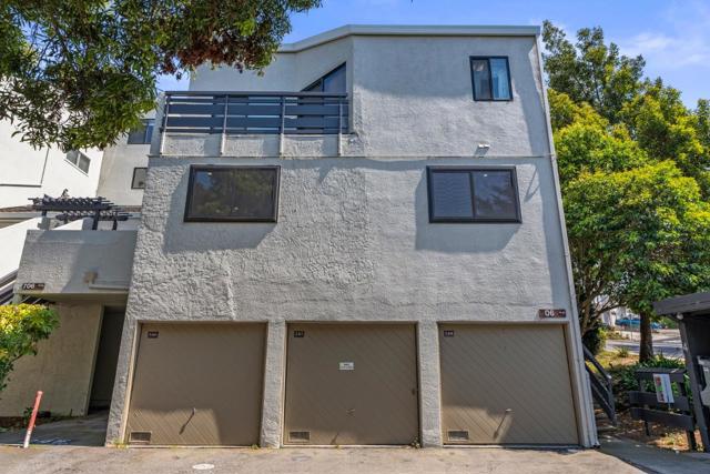 1 Appian Way, South San Francisco CA: https://media.crmls.org/mediaz/805ed18e-7e44-4508-b7bd-6bb4e91b517c.jpg