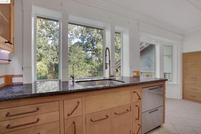 17 Pomo Ct, Napa CA: https://media.crmls.org/mediaz/805f44a7-eeb4-46e2-9d32-6d2eabce5721.jpg
