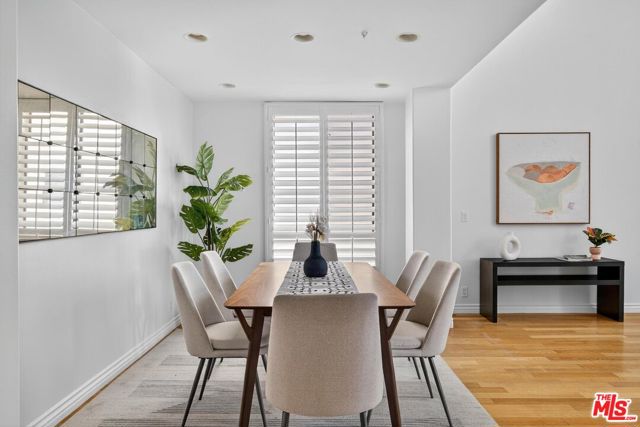 10307 Missouri Avenue, Los Angeles CA: https://media.crmls.org/mediaz/80613cdc-b5aa-4b09-92ae-3c67bea49e89.jpg