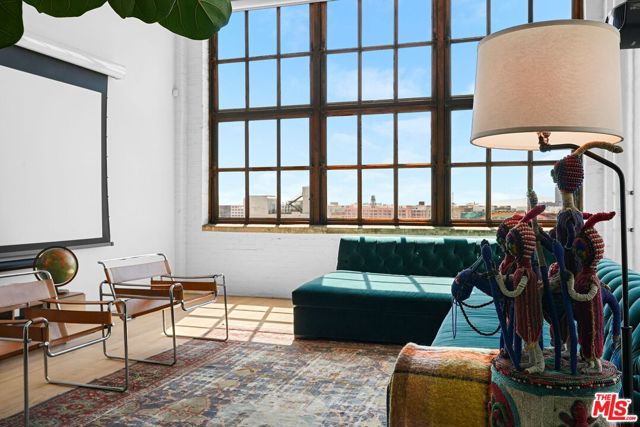 1850 Industrial Street, Los Angeles CA: https://media.crmls.org/mediaz/8061a2c0-24cf-4b6f-891b-cbdc78d21e36.jpg