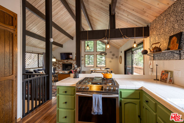 26645 Lake Forest Drive, Twin Peaks CA: https://media.crmls.org/mediaz/8061dd70-4d3c-4a9f-9ec8-8b981192e66b.jpg