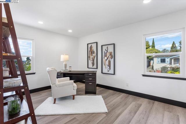 Image 18 of 49 For 5301 Brann St