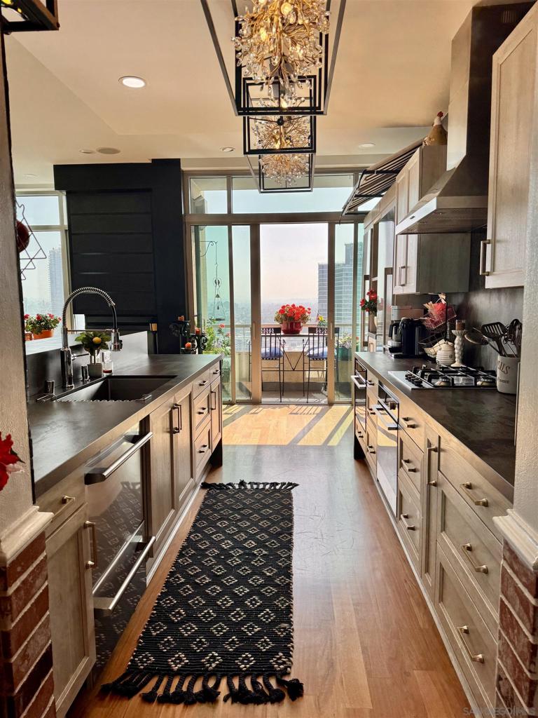 MLS #250036609SD img 5