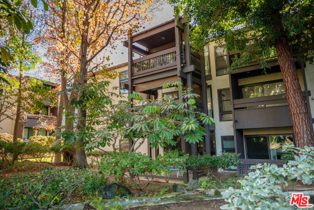 7777 W 91St Street, Playa del Rey CA: https://media.crmls.org/mediaz/8062f6e7-85ed-479d-a51a-83c18842eaa6.jpg