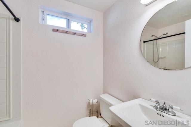4154 Hill St, San Diego CA: https://media.crmls.org/mediaz/80630f26-9a90-4cb2-9812-cec730080617.jpg
