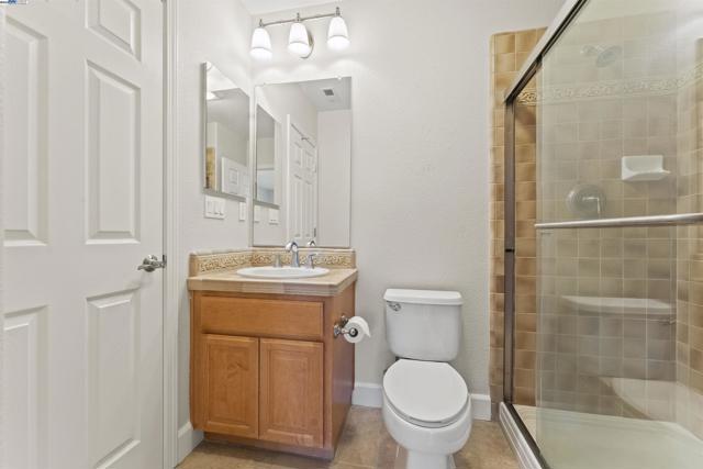 204 Daylily Ln, Patterson CA: https://media.crmls.org/mediaz/80633013-b563-4ed7-bd74-3b4ded597bcc.jpg