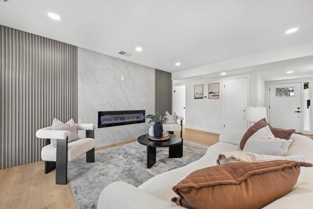 39850 Sundale Dr., Fremont CA: https://media.crmls.org/mediaz/806392b6-7929-45aa-a29a-98809d42c44a.jpg