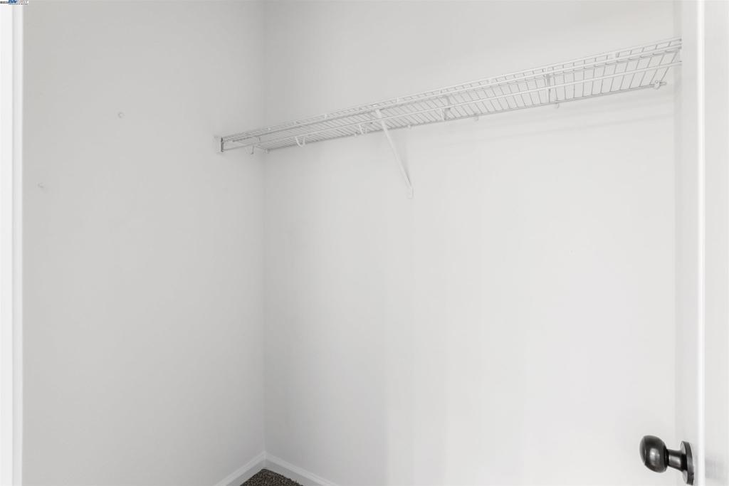 https://media.crmls.org/mediaz/8063e415-8f0b-4513-9932-146f3c57c6ca.jpg?preset=X-Large
