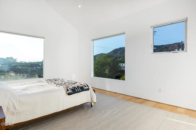 Detail Gallery Image 12 of 24 For 5083 1/2 Highland View Ave, Los Angeles,  CA 90041 - 3 Beds | 3/1 Baths