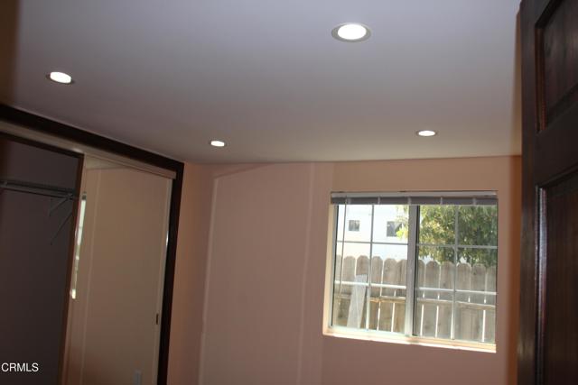 1726 1/2 Chevy Chase E Drive, Glendale CA: https://media.crmls.org/mediaz/8064de54-d68d-4e46-8658-8ff9553fc4e3.jpg