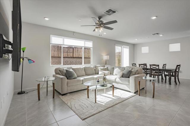 2051 Rosewood Drive, Hollister CA: https://media.crmls.org/mediaz/806513e7-3330-414d-8de8-a8a252088643.jpg