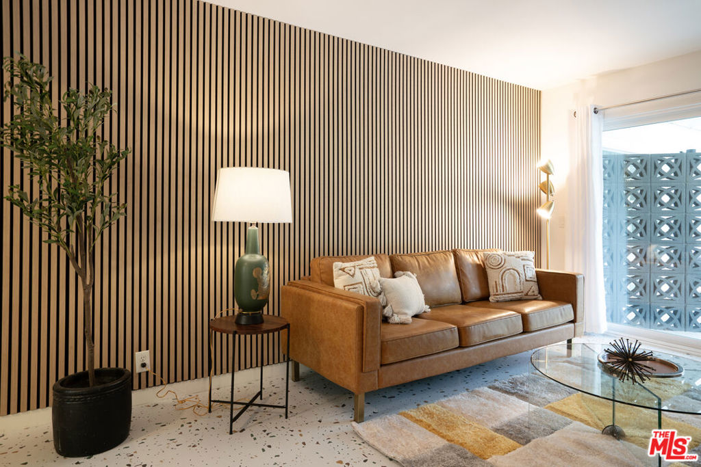 459 E Avenida Olancha #1