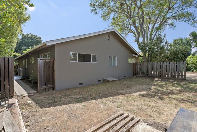 674 Campbell Avenue, Los Altos CA: https://media.crmls.org/mediaz/8065c1d5-5dcb-4602-a773-75564d166d61.jpg