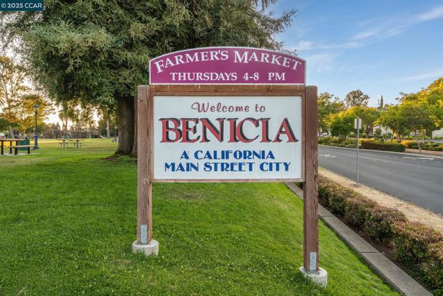 302 Columbia Cir, Benicia CA: https://media.crmls.org/mediaz/8066c216-05c1-4b8d-88db-ff031b7c0383.jpg