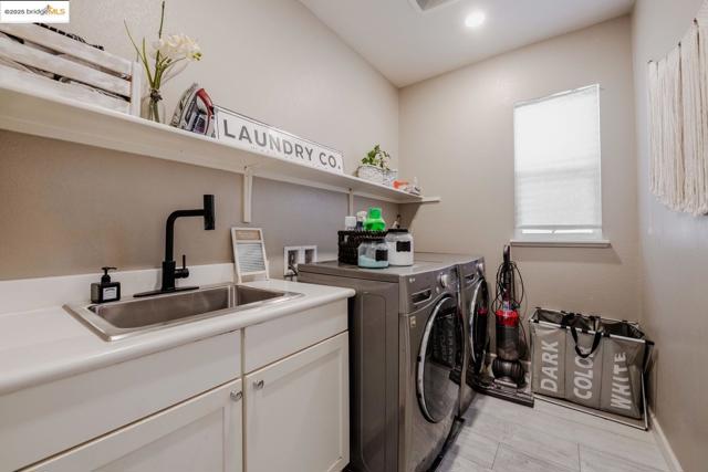 5132 Kevin PL, Rohnert Park CA: https://media.crmls.org/mediaz/8067c252-1cdf-4f83-82e5-7bbc1fddefa5.jpg