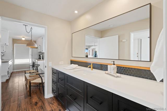 4521 Hawley Blvd, San Diego CA: https://media.crmls.org/mediaz/806873d3-9aa6-485c-b3e8-edacda8674e4.jpg