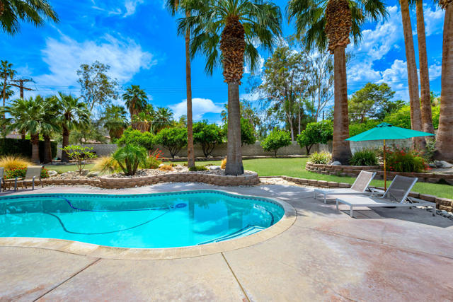 74619 Fairway Drive, Palm Desert CA: https://media.crmls.org/mediaz/806a7b3c-1dde-4ff3-8df2-9440e54e3927.jpg
