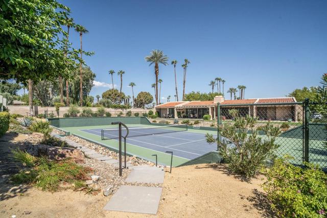 75114 Concho Drive, Indian Wells CA: https://media.crmls.org/mediaz/806d60bc-ca8f-474c-a63b-c7a4d810c4c2.jpg