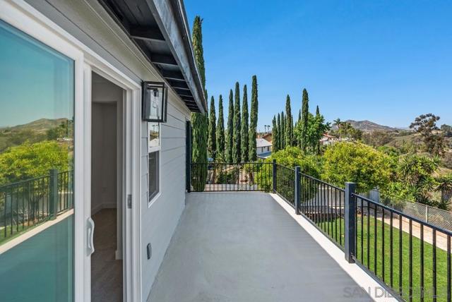 13765 Celestial Rd, Poway CA: https://media.crmls.org/mediaz/806d7970-7e65-482a-ac60-85d567926244.jpg