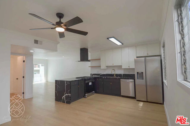 1247 Berkeley Street photo 6
