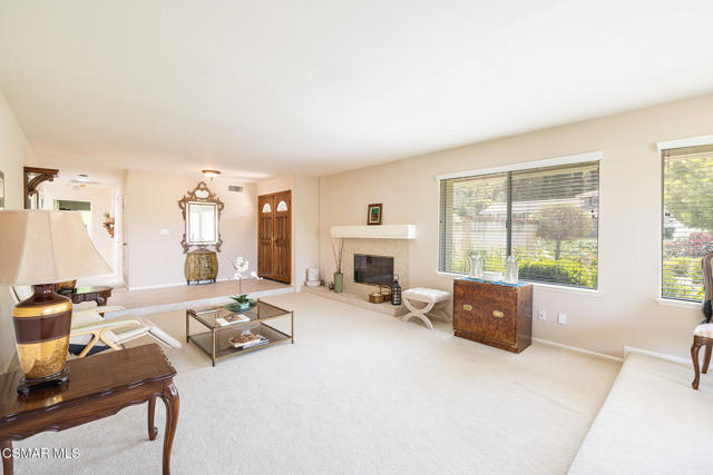 3804 Eddingham Avenue, Calabasas CA: https://media.crmls.org/mediaz/806e0def-ea2f-473a-b7a2-3273bdb8af2f.jpg