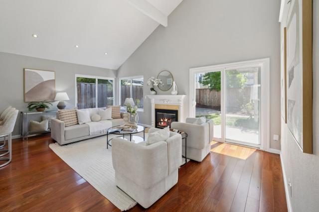 704 Prescott Lane, Foster City CA: https://media.crmls.org/mediaz/806e3653-4a9d-45b9-9851-7dfcf7d3957b.jpg