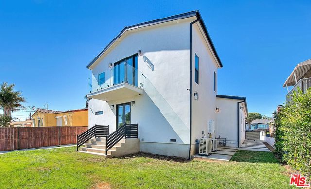 4516 W 63rd Street, Los Angeles CA: https://media.crmls.org/mediaz/806f500c-4537-46fd-9f2e-d243a279bc44.jpg