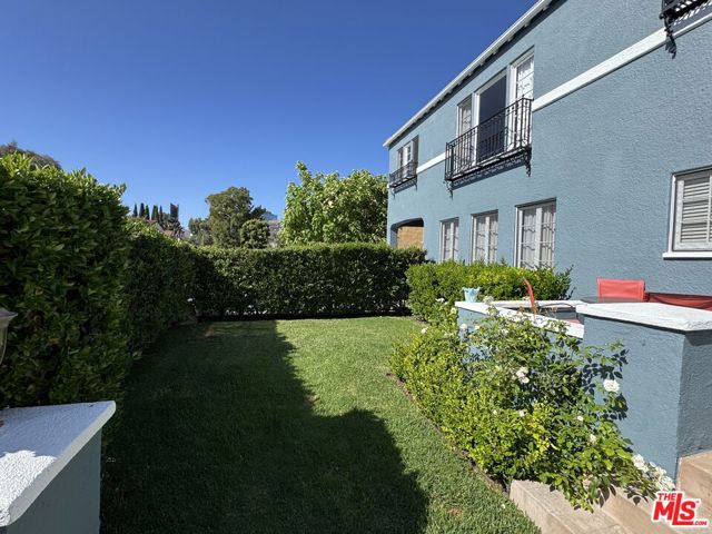 848 S Curson Avenue, Los Angeles CA: https://media.crmls.org/mediaz/80708553-eb16-4286-8ab2-69e7f42b7fa6.jpg