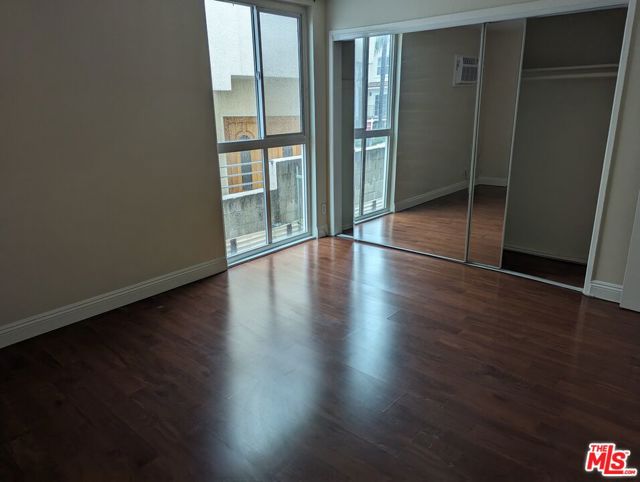 633 N Sweetzer Avenue, West Hollywood CA: https://media.crmls.org/mediaz/80711bed-ef3f-4db5-af07-7d7e8b730e7b.jpg