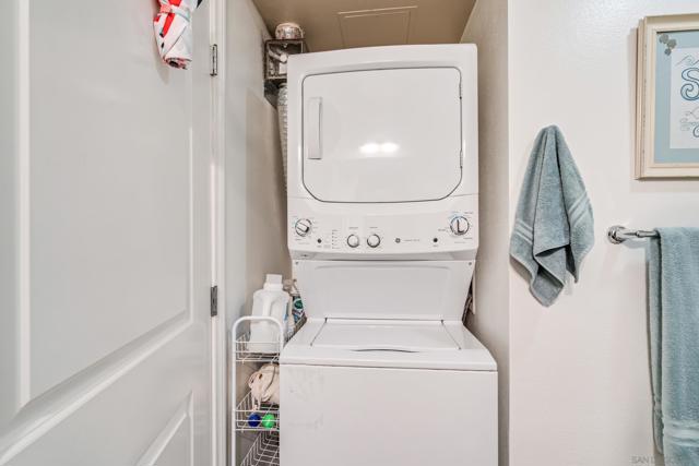 253 10Th Ave, San Diego CA: https://media.crmls.org/mediaz/8071751f-09f3-4610-acd5-79264b297a1f.jpg