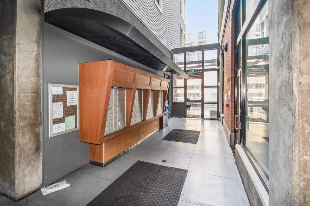 777 6th Avenue - photo 16