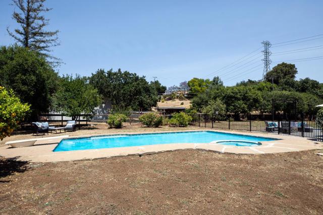 7565 Tierra Sombra Court, San Jose CA: https://media.crmls.org/mediaz/8071c9a5-b75a-45c6-94fd-4afab15f3672.jpg
