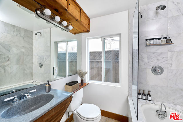 1141 Cabrillo Avenue, Venice CA: https://media.crmls.org/mediaz/80726476-269d-41b7-9481-501733c1912a.jpg