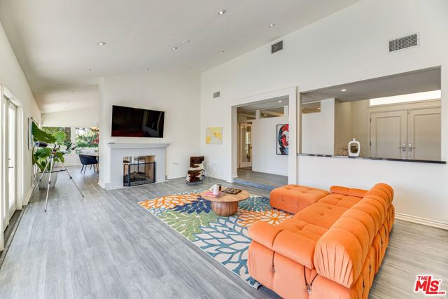 1410 Stradella Road, Los Angeles CA: https://media.crmls.org/mediaz/80728bdc-4533-4f49-8381-f7fe5db6cfd2.jpg
