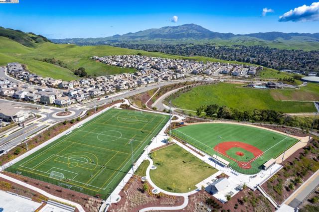 2002 Davoli Ct, San Ramon CA: https://media.crmls.org/mediaz/8073339d-bf7a-4587-b872-c46886dea209.jpg