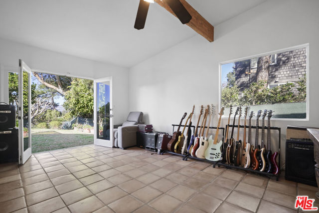 6855 Dume Drive, Malibu CA: https://media.crmls.org/mediaz/8074a366-dd73-4267-bde1-f2e171071abf.jpg