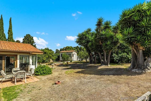 1387 Don Carlos Ct, Chula Vista CA: https://media.crmls.org/mediaz/80756c7b-3f01-481e-8686-058f2fb4651d.jpg
