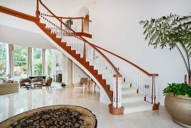13645 Paseo De La Huerta, Poway CA: https://media.crmls.org/mediaz/807633bb-a45f-41da-94cf-d2cca0af432c.jpg