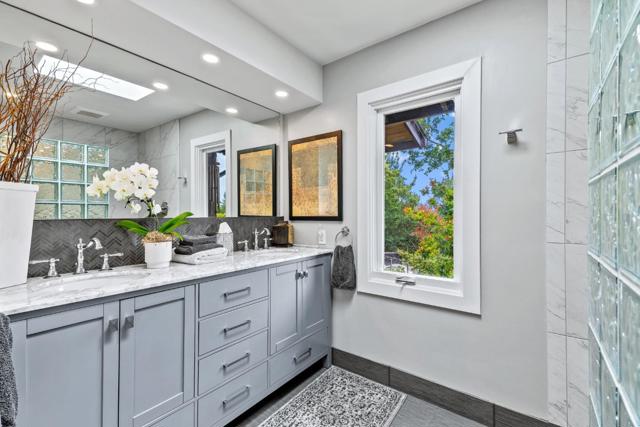 25550 Rio Vista Drive, Carmel CA: https://media.crmls.org/mediaz/807670a5-8eff-40bf-a24b-bebf2a771a5b.jpg