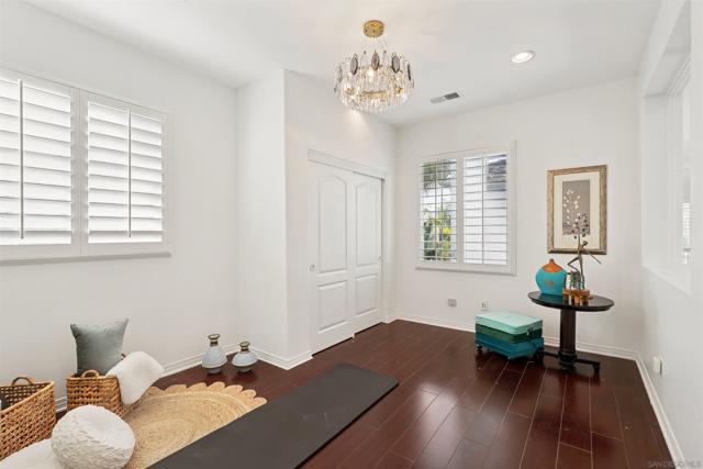 6911 Goldstone Rd, Carlsbad CA: https://media.crmls.org/mediaz/8076a535-f62b-4b4e-9ff9-7919a39e6e69.jpg