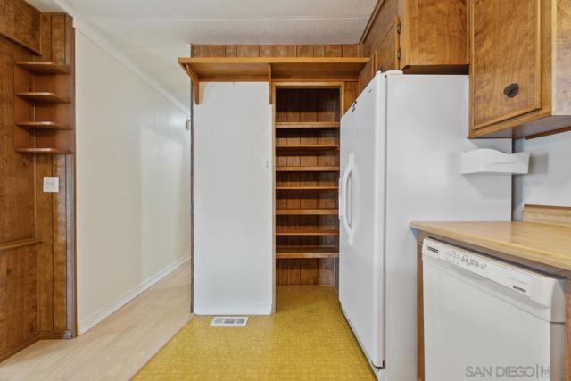 1212 H Street, Ramona CA: https://media.crmls.org/mediaz/8076d2fd-9c07-444b-af25-70ac331efea7.jpg